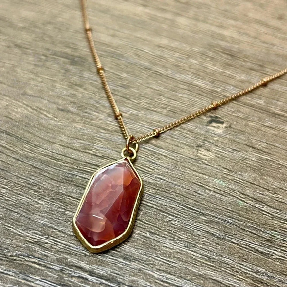 Elegant Gold Necklace with Red Stone Pendant - Picture 2 of 5
